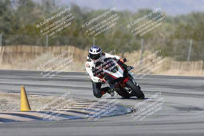 media/Dec-01-2025-Moto Forza (Mon) [[2daa91e15f]]/1-Advanced Group/Session 3 (Turn 3)/
